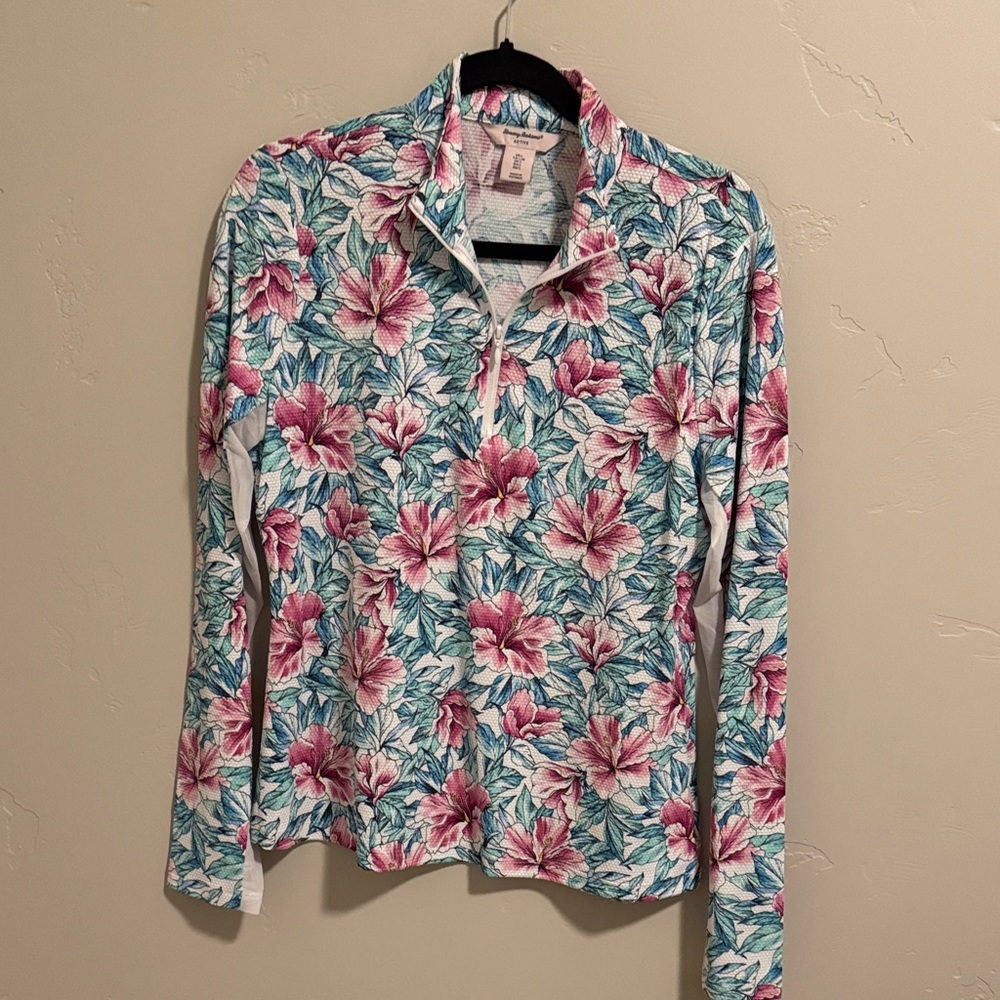 Tommy bahama active brand.  Great 1/4 zip pull over. light weight fabric
